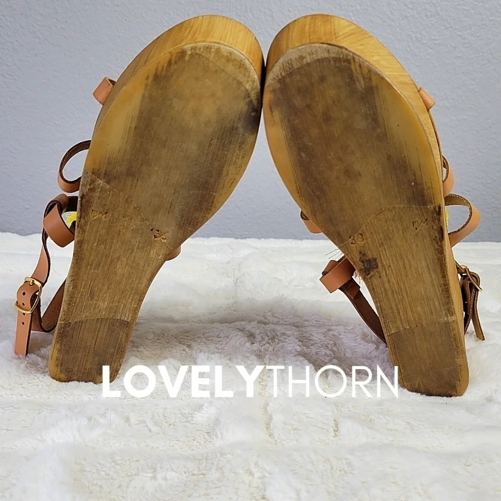 STEVE MADDEN // wooden platform tassel wedge sandals